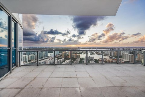 Copropriété à vendre à Sunny Isles Beach, Floride: 4 chambres, 384.71 m2 № 1985258 - photo 16