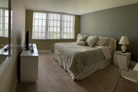 Copropriété à vendre à Pompano Beach, Floride: 3 chambres, 158.86 m2 № 2169819 - photo 15