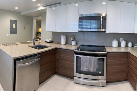 Copropriété à vendre à Pompano Beach, Floride: 3 chambres, 158.86 m2 № 2169819 - photo 4