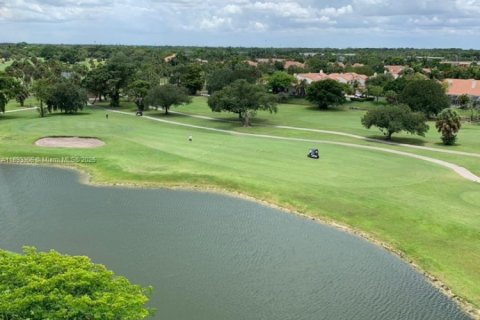 Copropriété à vendre à Pompano Beach, Floride: 3 chambres, 158.86 m2 № 2169819 - photo 27