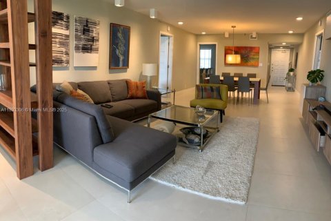 Copropriété à vendre à Pompano Beach, Floride: 3 chambres, 158.86 m2 № 2169819 - photo 10