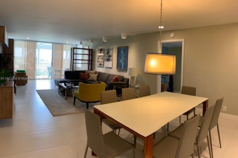 Copropriété à vendre à Pompano Beach, Floride: 3 chambres, 158.86 m2 № 2169819 - photo 7