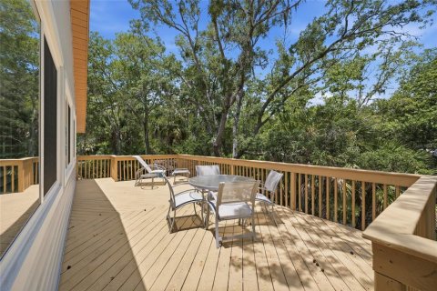 House in Weeki Wachee, Florida 2 bedrooms, 115.94 sq.m. № 2393781 - photo 3