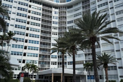 Снять в аренду кондоминиум в Халландейл-Бич, Флорида 1 спальня, 89.93м2, № 2035047 - фото 15