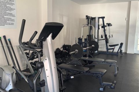 Снять в аренду кондоминиум в Халландейл-Бич, Флорида 1 спальня, 89.93м2, № 2035047 - фото 12