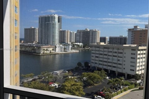 Снять в аренду кондоминиум в Халландейл-Бич, Флорида 1 спальня, 89.93м2, № 2035047 - фото 5