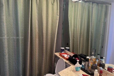 Снять в аренду кондоминиум в Халландейл-Бич, Флорида 1 спальня, 89.93м2, № 2035047 - фото 7