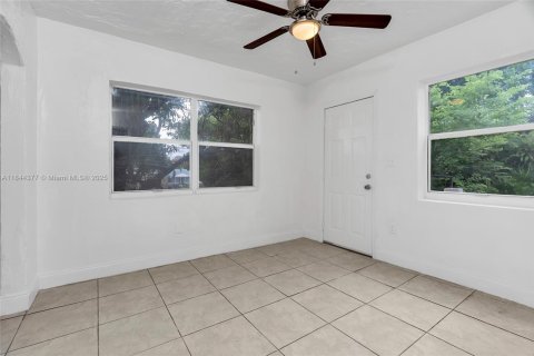 Casa en alquiler en Miami, Florida, 1 dormitorio, 74.32 m2 № 1839620 - foto 17