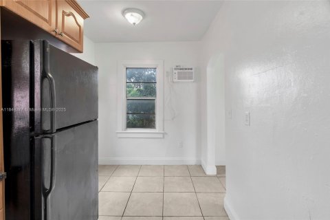 Casa en alquiler en Miami, Florida, 1 dormitorio, 74.32 m2 № 1839620 - foto 13