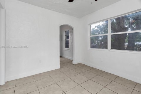 Casa en alquiler en Miami, Florida, 1 dormitorio, 74.32 m2 № 1839620 - foto 18