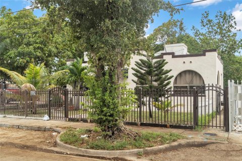 Casa en alquiler en Miami, Florida, 1 dormitorio, 74.32 m2 № 1839620 - foto 2