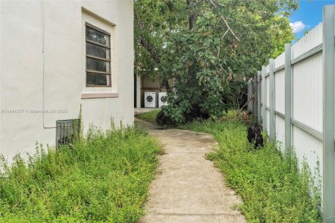 Casa en alquiler en Miami, Florida, 1 dormitorio, 74.32 m2 № 1839620 - foto 3