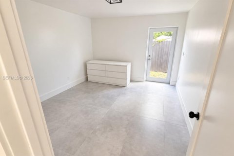Villa ou maison à vendre à Miami, Floride: 3 chambres, 478.08 m2 № 2386832 - photo 21