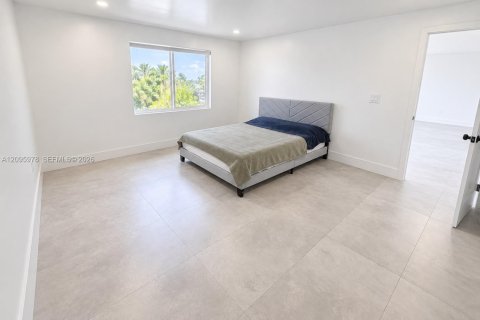 Villa ou maison à vendre à Miami, Floride: 3 chambres, 478.08 m2 № 2386832 - photo 22