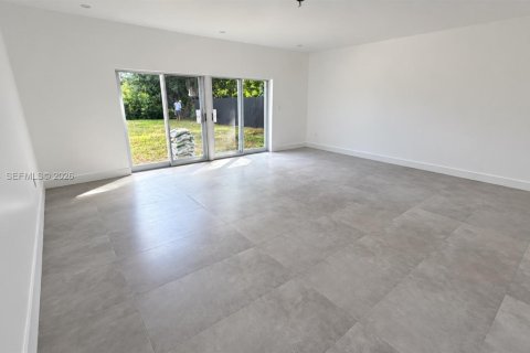 Villa ou maison à vendre à Miami, Floride: 3 chambres, 478.08 m2 № 2386832 - photo 20