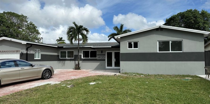 Villa ou maison à Miami, Floride 3 chambres, 478.08 m2 № 2386832