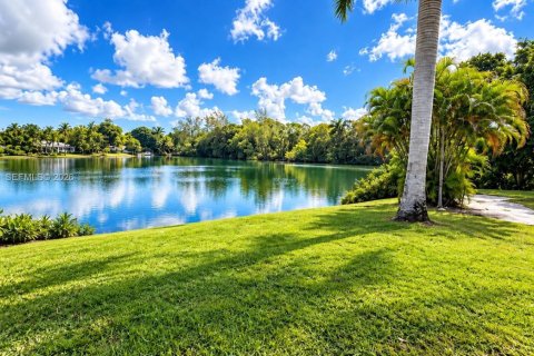 Villa ou maison à vendre à Miami, Floride: 3 chambres, 478.08 m2 № 2386832 - photo 25