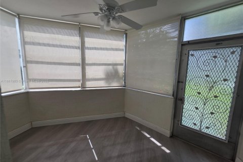 Купить кондоминиум в Майами, Флорида 2 спальни, 92.9м2, № 1924555 - фото 8