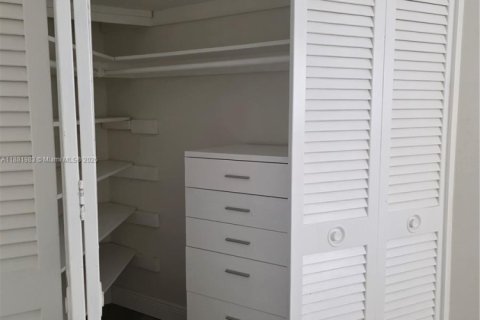 Купить кондоминиум в Майами, Флорида 2 спальни, 92.9м2, № 1924555 - фото 5