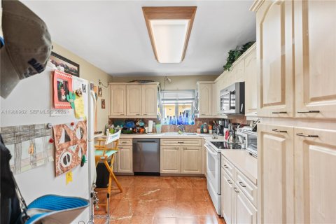 Villa ou maison à vendre à Hallandale Beach, Floride: 3 chambres, 133.78 m2 № 2048731 - photo 16