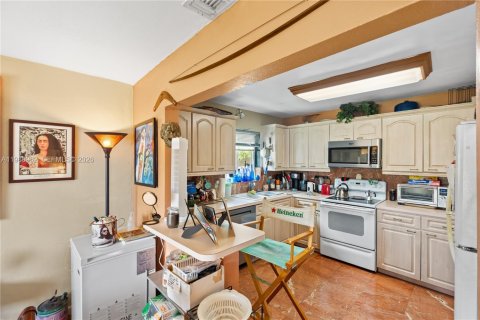 Villa ou maison à vendre à Hallandale Beach, Floride: 3 chambres, 133.78 m2 № 2048731 - photo 15