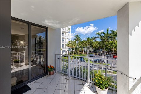 Condo in Miami, Florida, 2 bedrooms  № 2075324 - photo 10