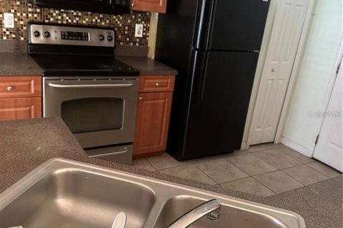 Casa en alquiler en Kissimmee, Florida, 4 dormitorios, 139.45 m2 № 1901328 - foto 3