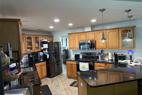 House in Palm Harbor, Florida 3 bedrooms, 227.33 sq.m. № 1847411 - photo 9