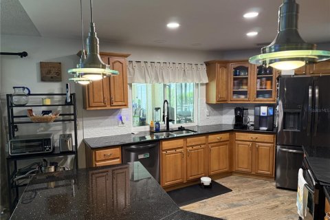House in Palm Harbor, Florida 3 bedrooms, 227.33 sq.m. № 1847411 - photo 7
