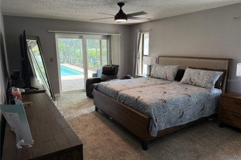 House in Palm Harbor, Florida 3 bedrooms, 227.33 sq.m. № 1847411 - photo 11
