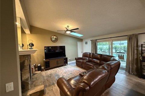 House in Palm Harbor, Florida 3 bedrooms, 227.33 sq.m. № 1847411 - photo 25
