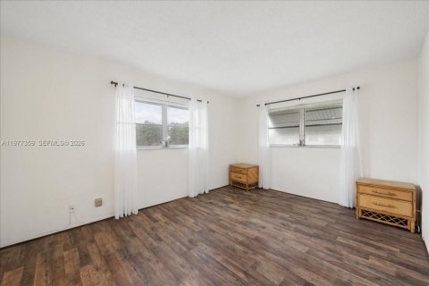 Condo in Hollywood, Florida, 1 bedroom  № 2042496 - photo 7