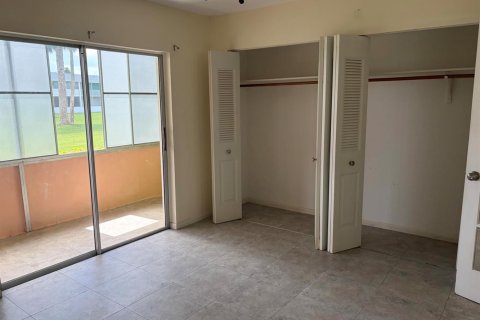 Снять в аренду кондоминиум в Уэст-Палм-Бич, Флорида 3 комнаты, 54.35м2, № 2084926 - фото 7