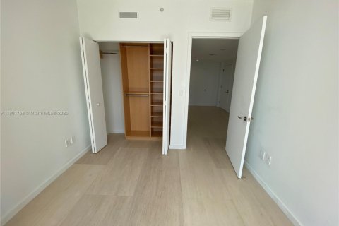 Condo in Miami, Florida, 3 bedrooms  № 1953243 - photo 6