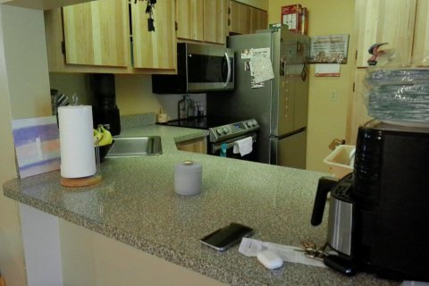 Condo in West Palm Beach, Florida, 2 bedrooms  № 2082039 - photo 2