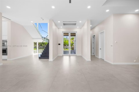 Купить виллу или дом в Пальметто-Бей, Флорида 5 спален, 595.88м2, № 2008275 - фото 9