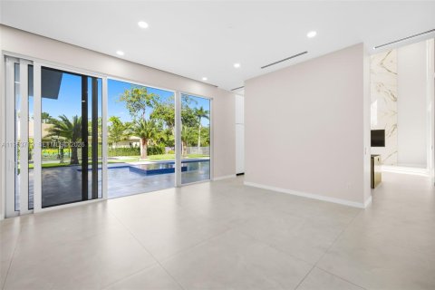 Купить виллу или дом в Пальметто-Бей, Флорида 5 спален, 595.88м2, № 2008275 - фото 11