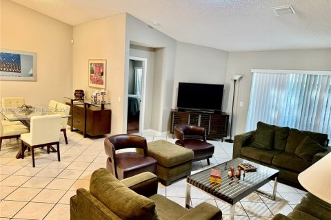 House in Weston, Florida 2 bedrooms, 140.1 sq.m. № 1986766 - photo 7