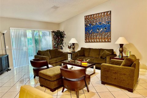 House in Weston, Florida 2 bedrooms, 140.1 sq.m. № 1986766 - photo 9