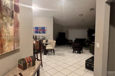 House in Weston, Florida 2 bedrooms, 140.1 sq.m. № 1986766 - photo 14