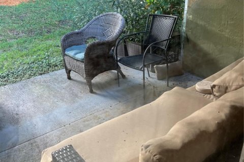 House in Weston, Florida 2 bedrooms, 140.1 sq.m. № 1986766 - photo 13