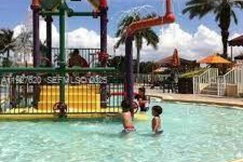 House in Weston, Florida 2 bedrooms, 140.1 sq.m. № 1986766 - photo 22