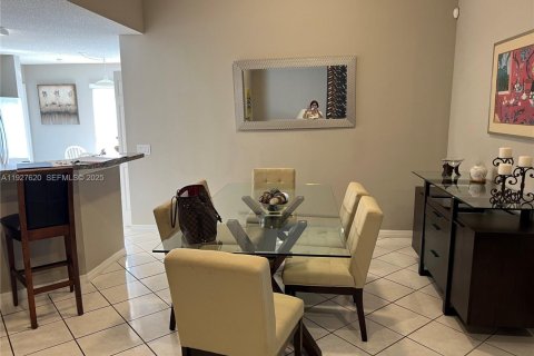 House in Weston, Florida 2 bedrooms, 140.1 sq.m. № 1986766 - photo 15