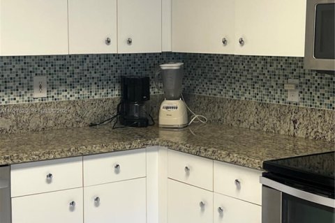 House in Weston, Florida 2 bedrooms, 140.1 sq.m. № 1986766 - photo 12