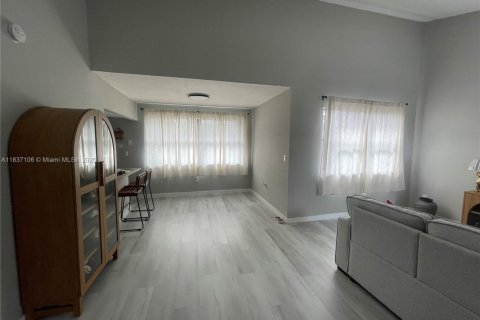 Condominio en venta en Miami, Florida, 3 dormitorios, 118.45 m2 № 1825848 - foto 7