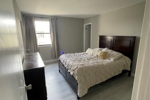 Condominio en venta en Miami, Florida, 3 dormitorios, 118.45 m2 № 1825848 - foto 11
