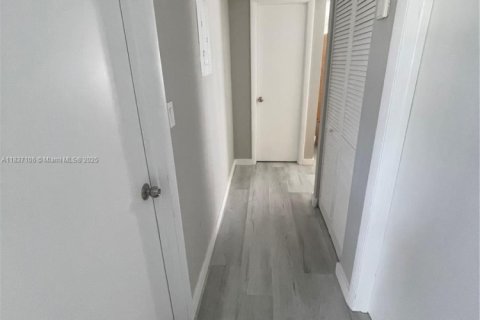 Condominio en venta en Miami, Florida, 3 dormitorios, 118.45 m2 № 1825848 - foto 8