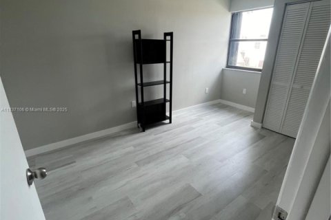 Condominio en venta en Miami, Florida, 3 dormitorios, 118.45 m2 № 1825848 - foto 13