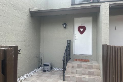 Condominio en venta en Miami, Florida, 3 dormitorios, 118.45 m2 № 1825848 - foto 1