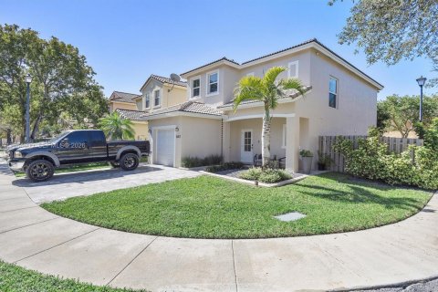 House in Homestead, Florida 3 bedrooms, 174.1 sq.m. № 2081126